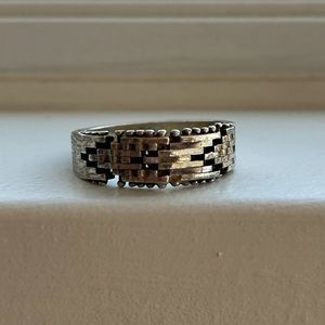Sterling silver geometric arrow ring